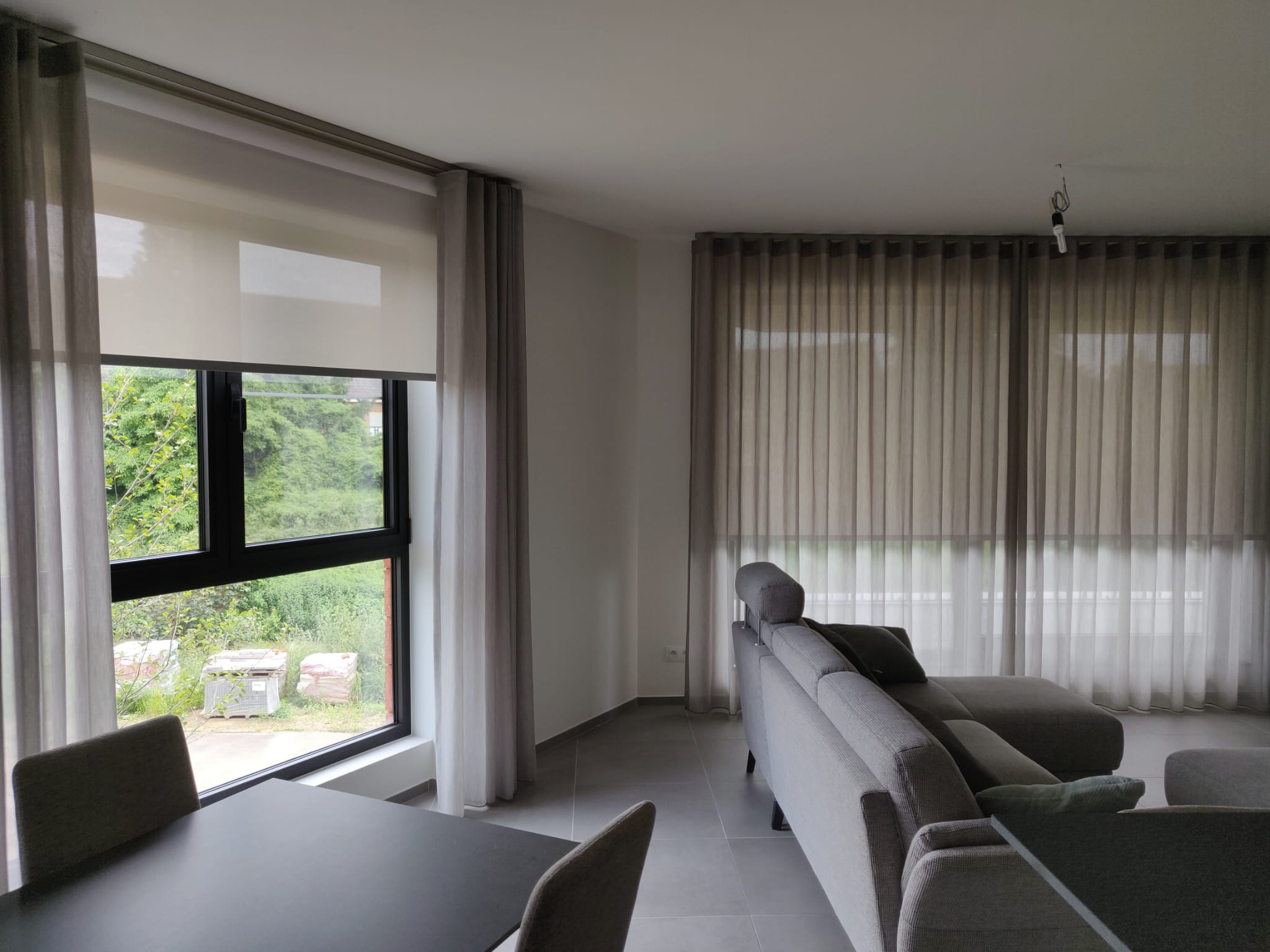 Transparente wave in combinatie met rolgordijnen